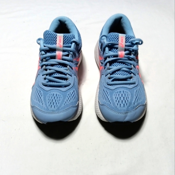 Asics Shoes - ASICS Everyday  Comfort, Ampifoam Sneakers. Ladies size 8.5